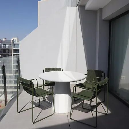Apartamento Penthouse With Private Rooftop In With Views